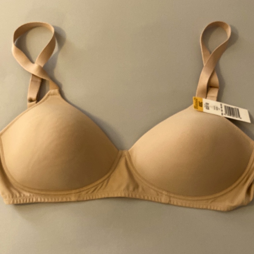Hanes Padded bra. 40C. NWT
